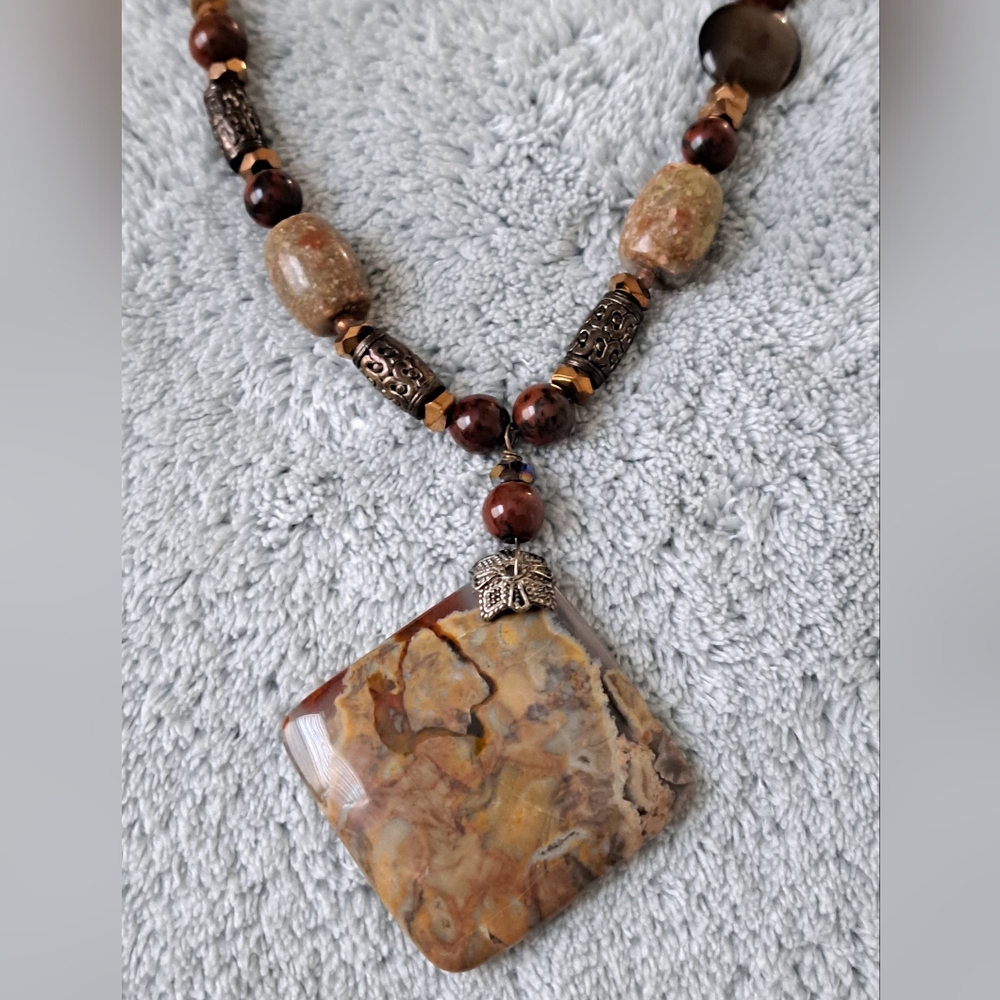 Elegant Brown and Tan Beaded Necklace